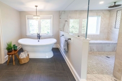 Bathroom 11b