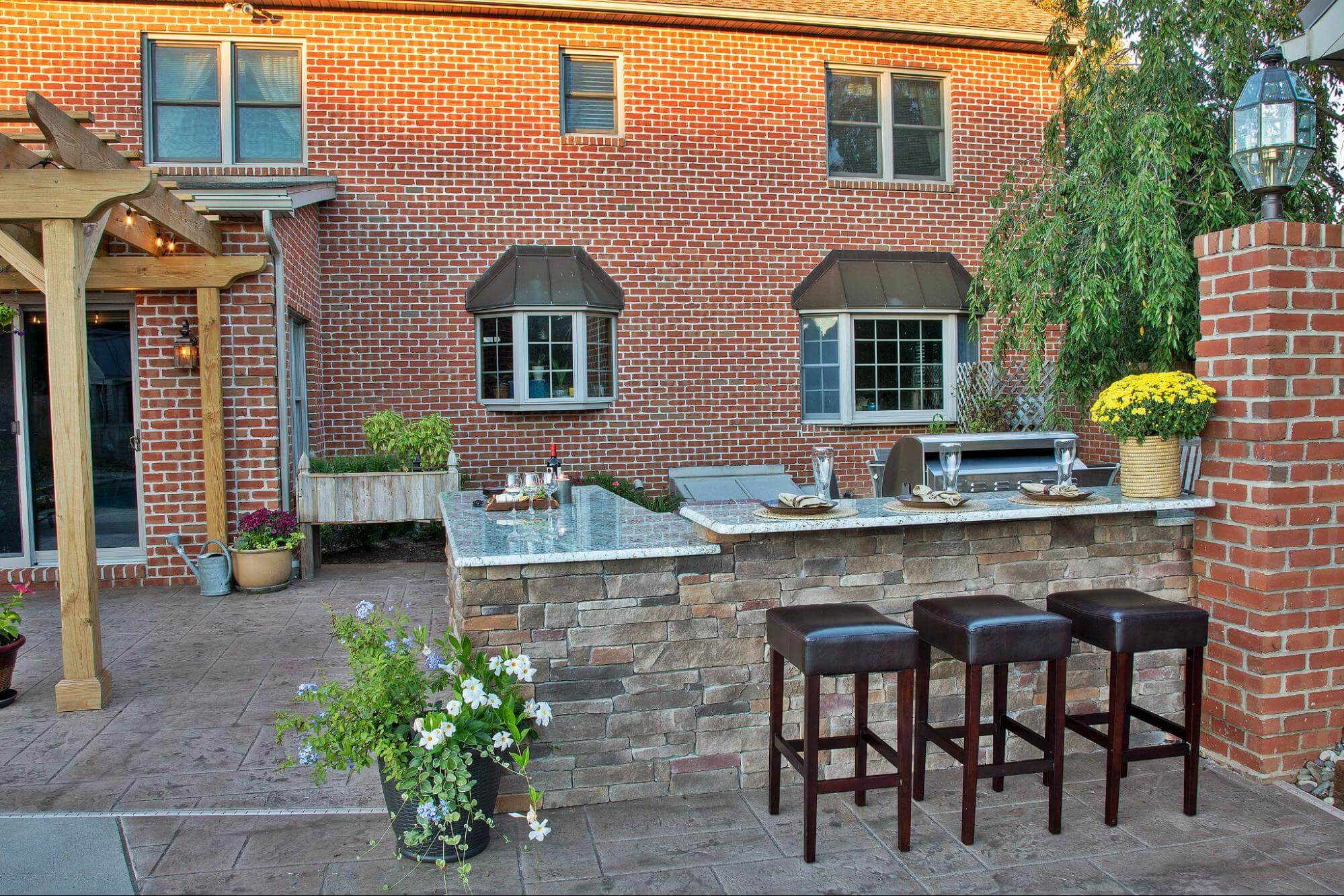 Contemporary Outdoor Kitchen Outdoor Kitchen Remodel by Heck Residential project photo 3